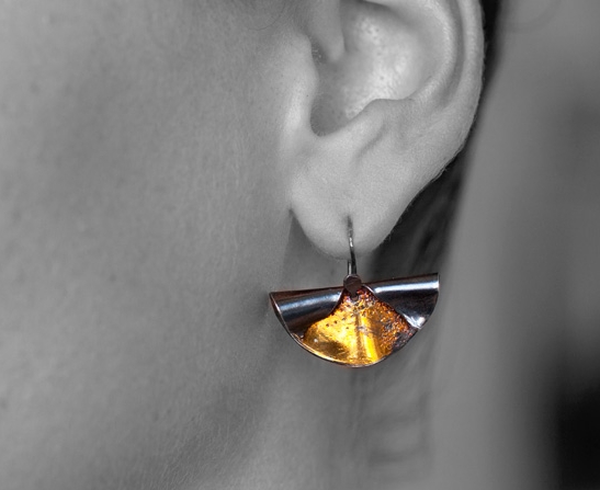 Titan Curtsey Earring